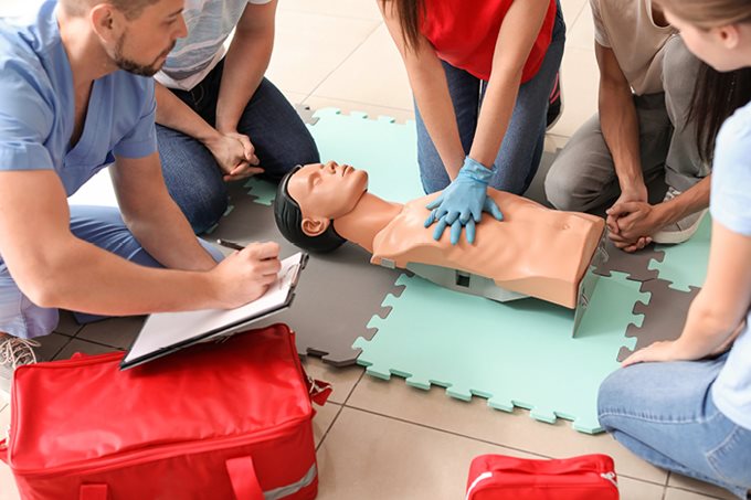 Numerous first aiders